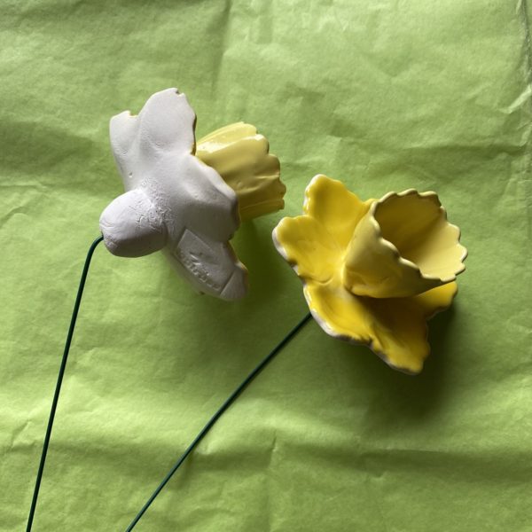 Ceramic Daffodils - Bunch of 3 - Image 3